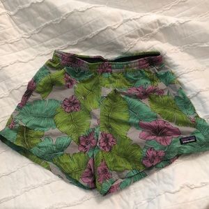 Rare XS Floral Patagonia Shorts!